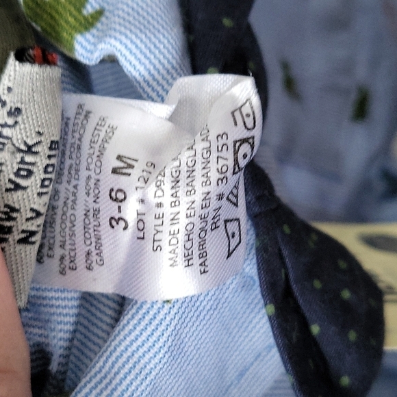 Dog Sport 3/6M outfit and KoalaBaby 0/3M 4 pack bodysuit bundle and bibs… - Picture 9 of 12